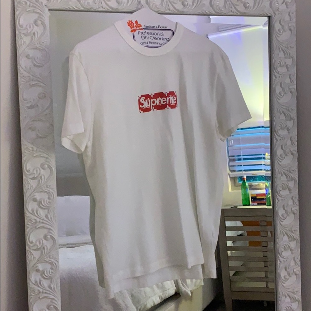 Louis Vuitton supreme T-shirt